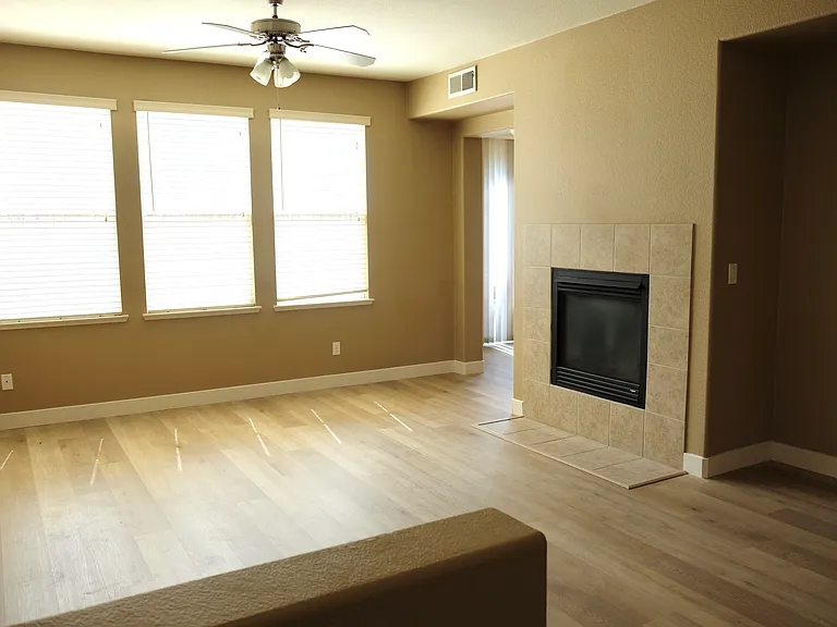 6732 Altesino Dr — Photo 3