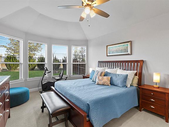4th image of 630 Ashbury Ln