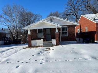 3509 East Pl, Saint Louis, MO 63121