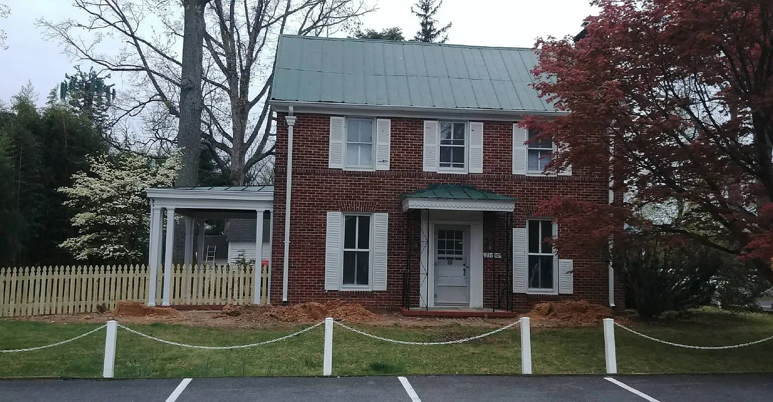4 bed, 2.0 bath, 3330 sqft, $3,195 — Photo 1
