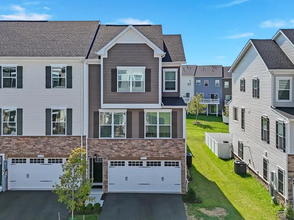 8111 Primrose Ln, Laurel, MD 20723