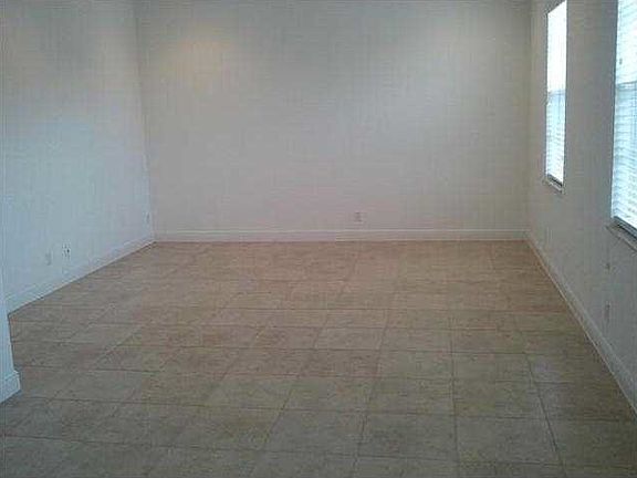 4th image of 6957 Lakeside Cir N