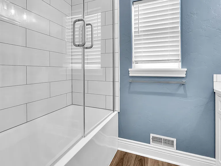 1139 E 700 N — Photo 11