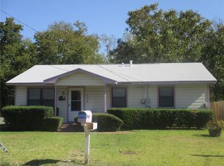 901 Edgar St, Greenville, TX 75401