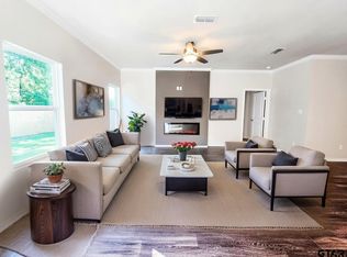 1102 Park Meadows Dr, Whitehouse, TX 75791