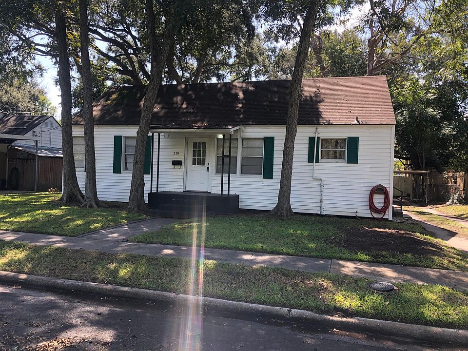 1st image of 219 W Hunnicutt St