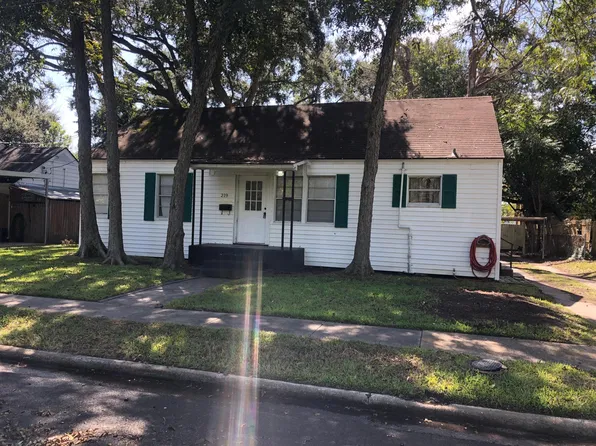 219 W Hunnicutt St, Baytown, TX 77520