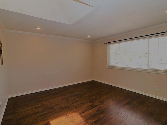 5th image of 3017 Centenary Ave