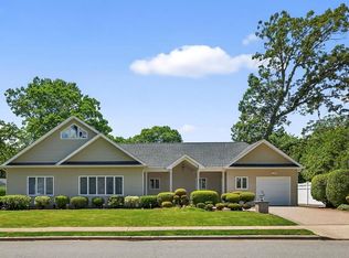 1 Bedford Ave, Massapequa, NY 11758