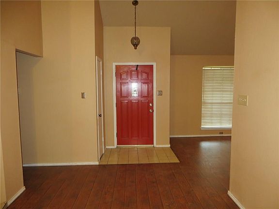 4th image of 4002 Dorchester Dr