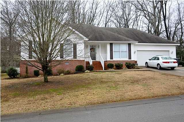 1st image of 146 Blaze Dr