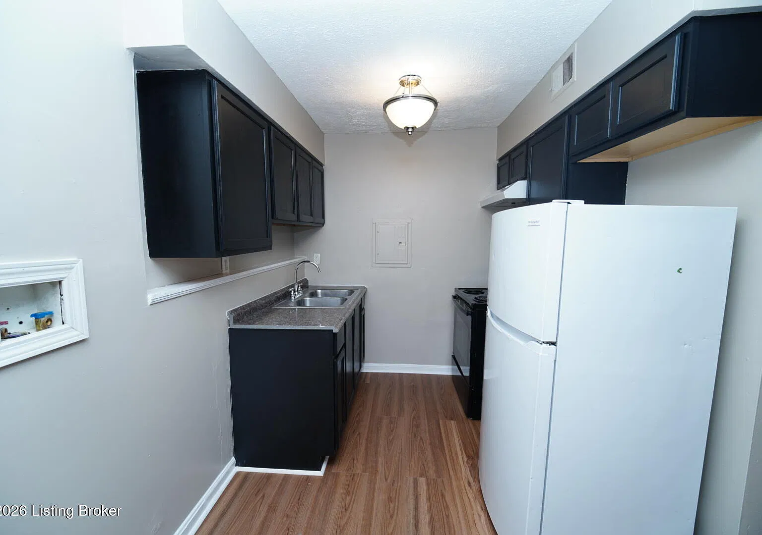 2 bed, 1.0 bath, 860 sqft, $900 — Photo 4