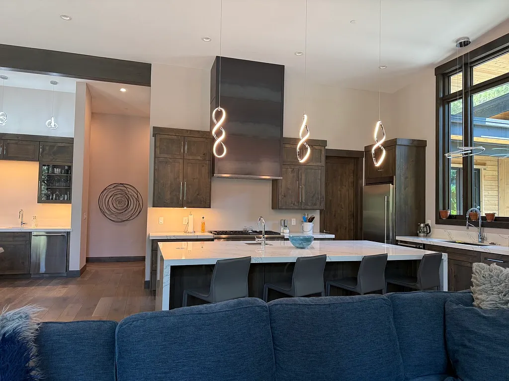 10811 Labelle Ct — Photo 2