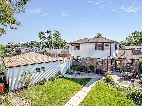 3rd image of 12812 Terrace Ln