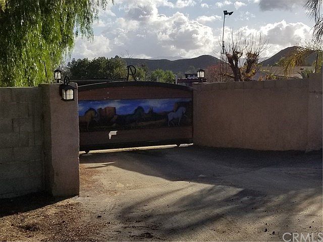 1st image of 20325 Mountain Ave