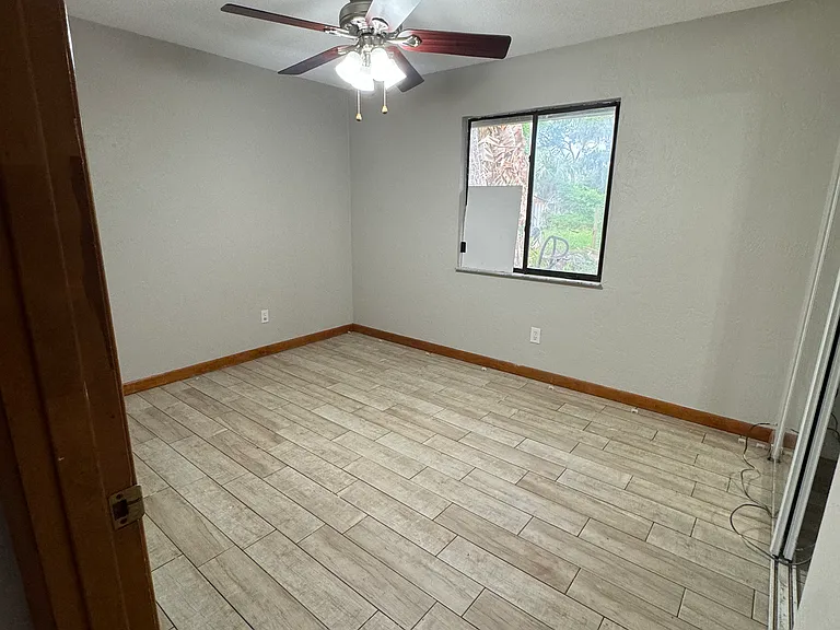405 Cherrywood Dr — Photo 9