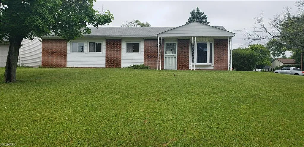 24485 Laing Rd photo 1