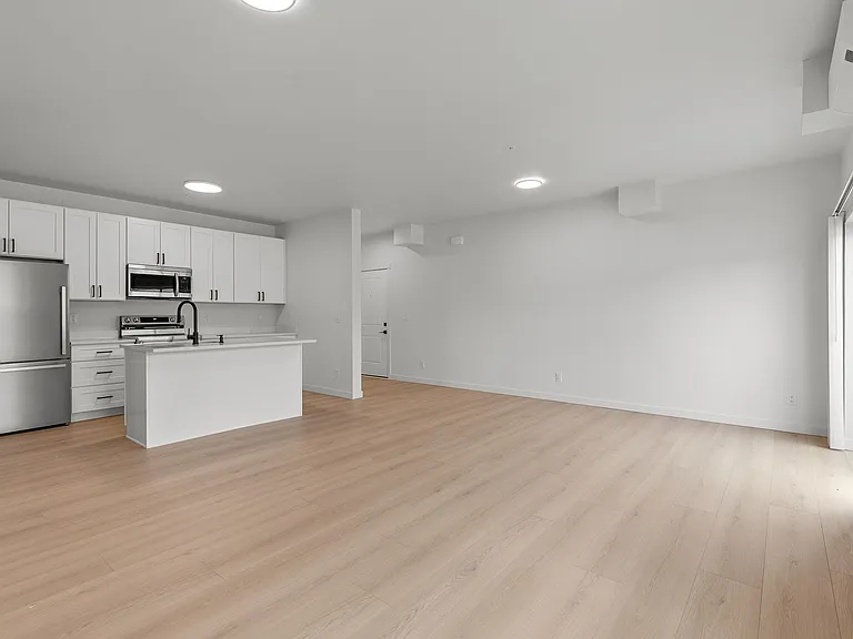 1172 Mullan — Photo 9