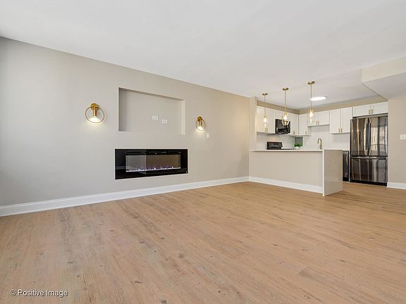 2nd image of 3950 N Lake Shore Dr APT 1424