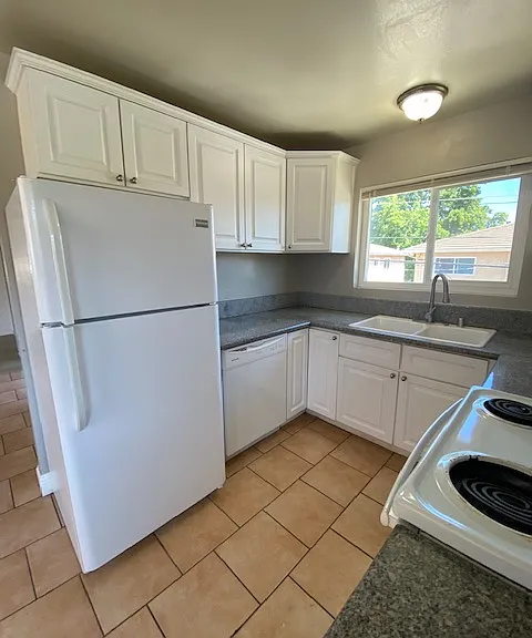 659 Kirkland Dr #7 — Photo 4