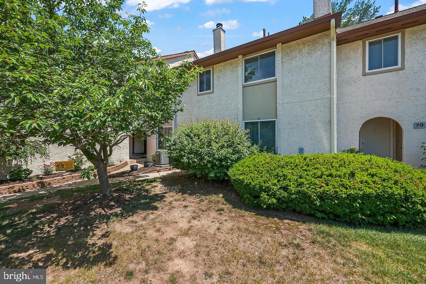 3 bed, 2.5 bath, 1950 sqft, $3,600 — Photo 2