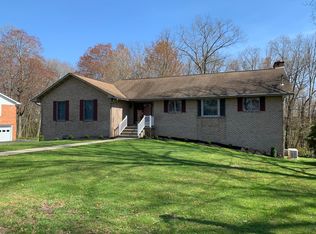 222 Millstone Dr, Beckley, WV 25801