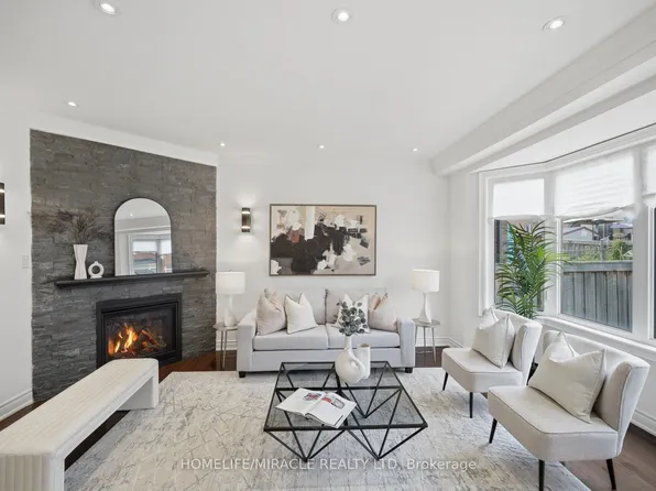 28 Kincardine St, Vaughan, ON L4H 4H7
