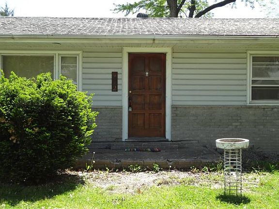 2nd image of 412 Newton St