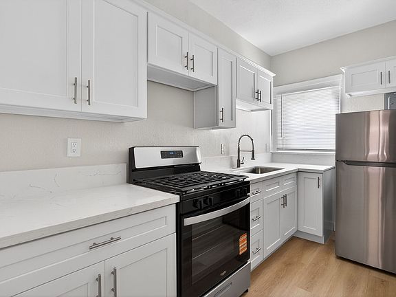 4th image of 915 Cherry Ave APT 208