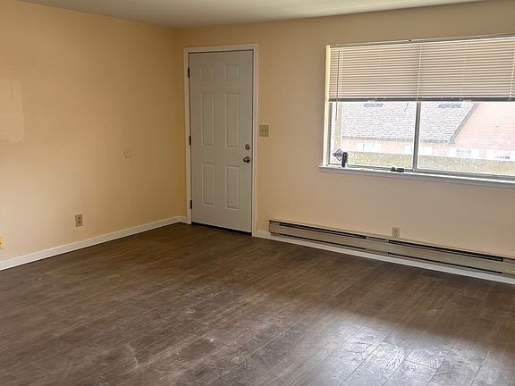 2nd image of 818 N Minnesota St APT 2
