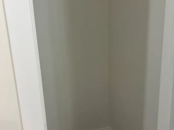 31-85 Crescent Street image 3 of 29