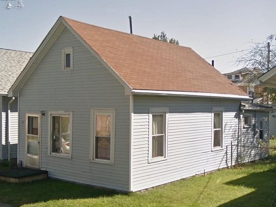 2nd image of 302 Hendry St