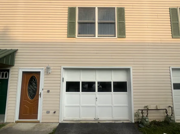 209 Hopewell Dr, Altoona, PA 16602