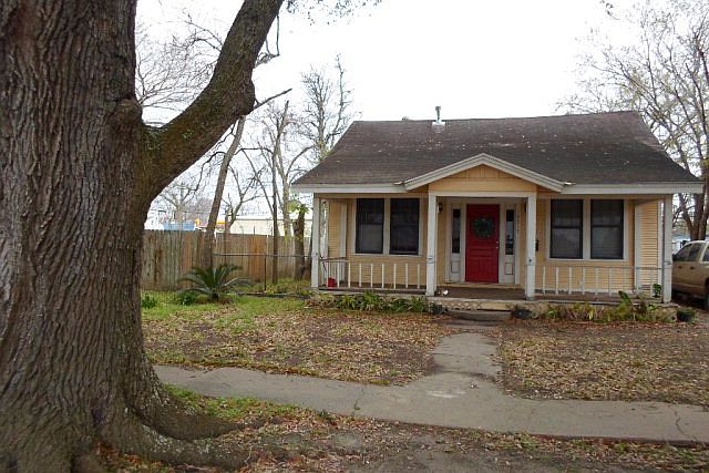 1st image of 2313 6th St