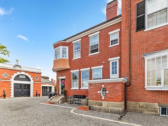 2nd image of 324 Essex St #3