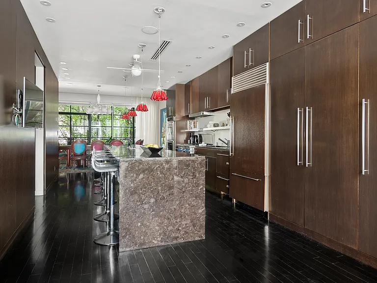 317 E 8th St #QUAD — Photo 4