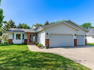 2716 38th Ave S, Fargo, ND 58104