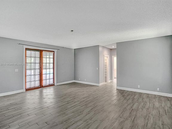 4th image of 7311 Annapolis Ln