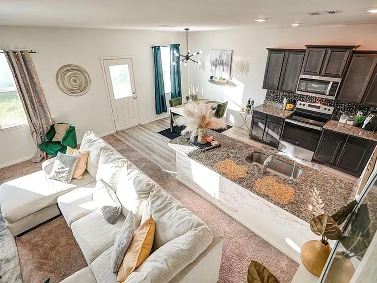 7943 Vacek Meadows Loop — Photo 9