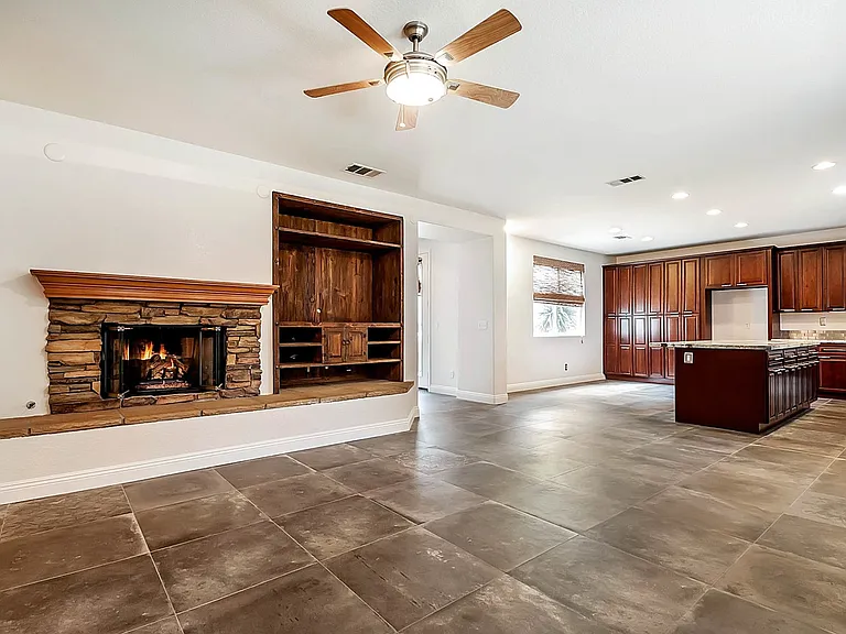 32440 Angelo Dr — Photo 10