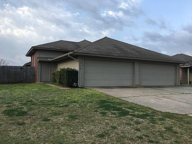 1st image of 2712 SE 89th Ter