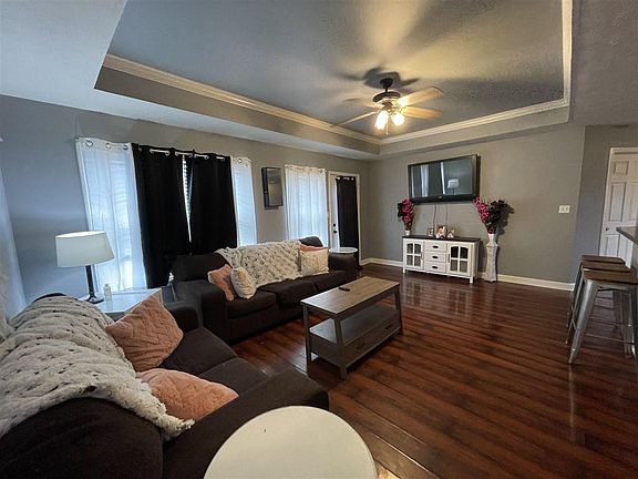 3rd image of 560 Aries Ct