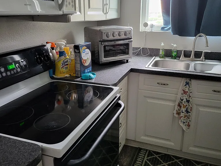 1025 W 19th St #14C — Photo 3