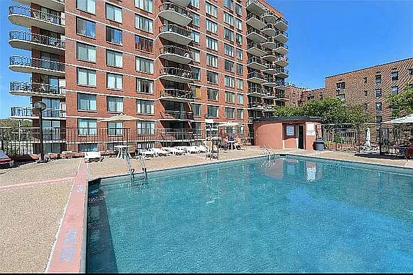 3111 Ocean Pkwy — Photo 11