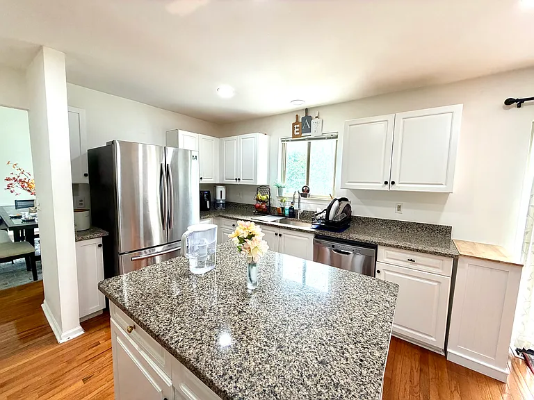 24605 Millcreek Dr — Photo 44