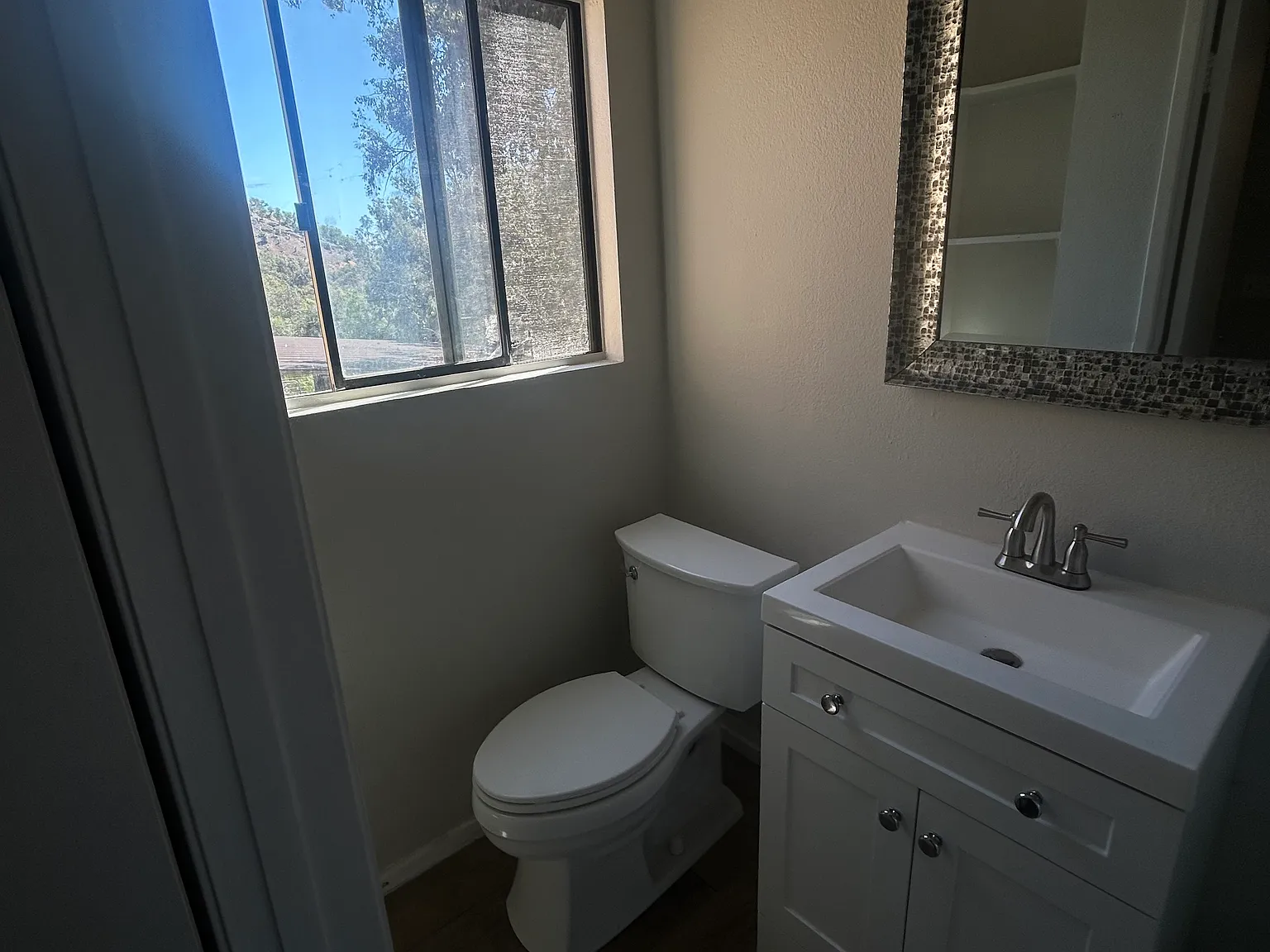 Studio, 650 sqft, $2,000 — Photo 3