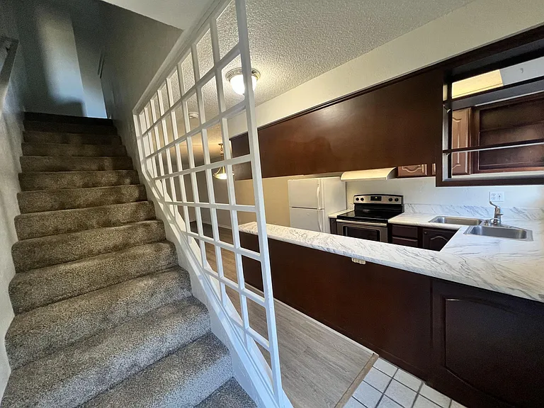 495 Chestnut St #6 — Photo 9