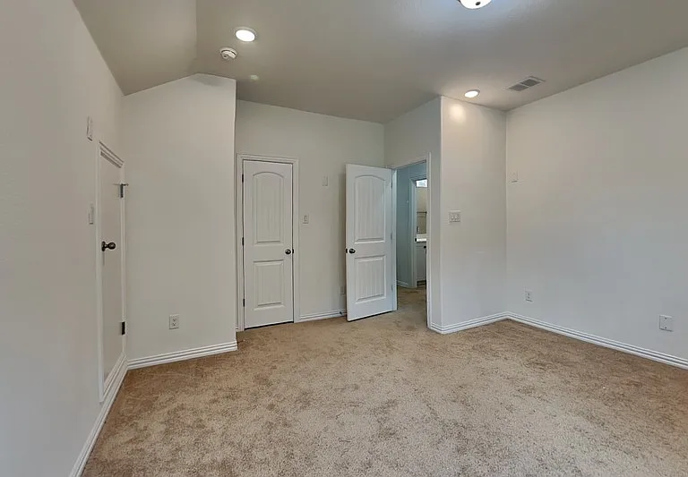 2931 Genevieve Ln — Photo 25