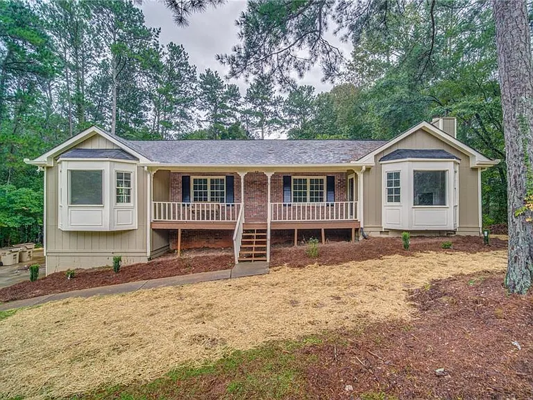 311 Mariner Cir — Photo 1