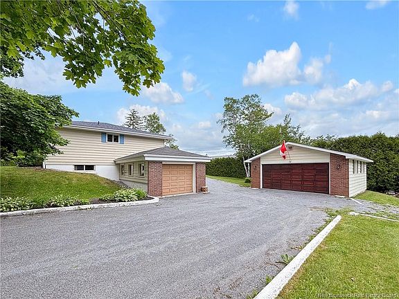 5th image of 22 Henderson Rd